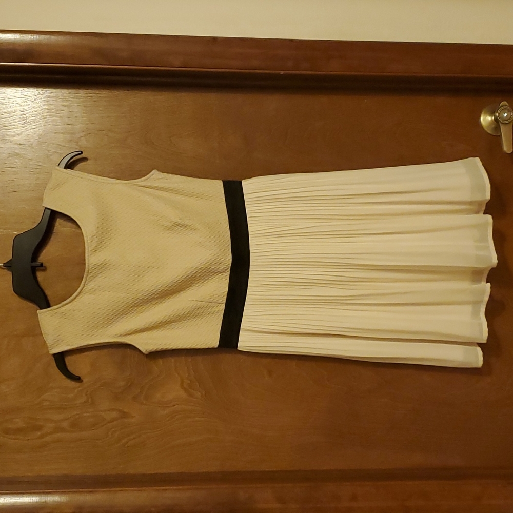 Cream Sleeveless Party Dress M